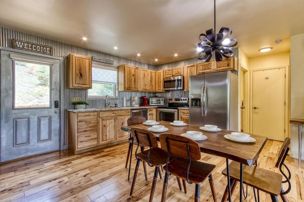 Key Lime Pie, Hot Tub,Wifi, 1089 Free Tickets Each Paid Day, Dollywood And More Gatlinburg Exteriör bild