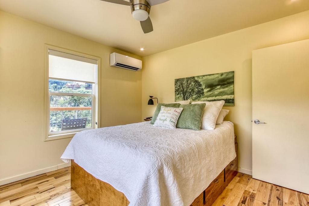 Key Lime Pie, Hot Tub,Wifi, 1089 Free Tickets Each Paid Day, Dollywood And More Gatlinburg Exteriör bild